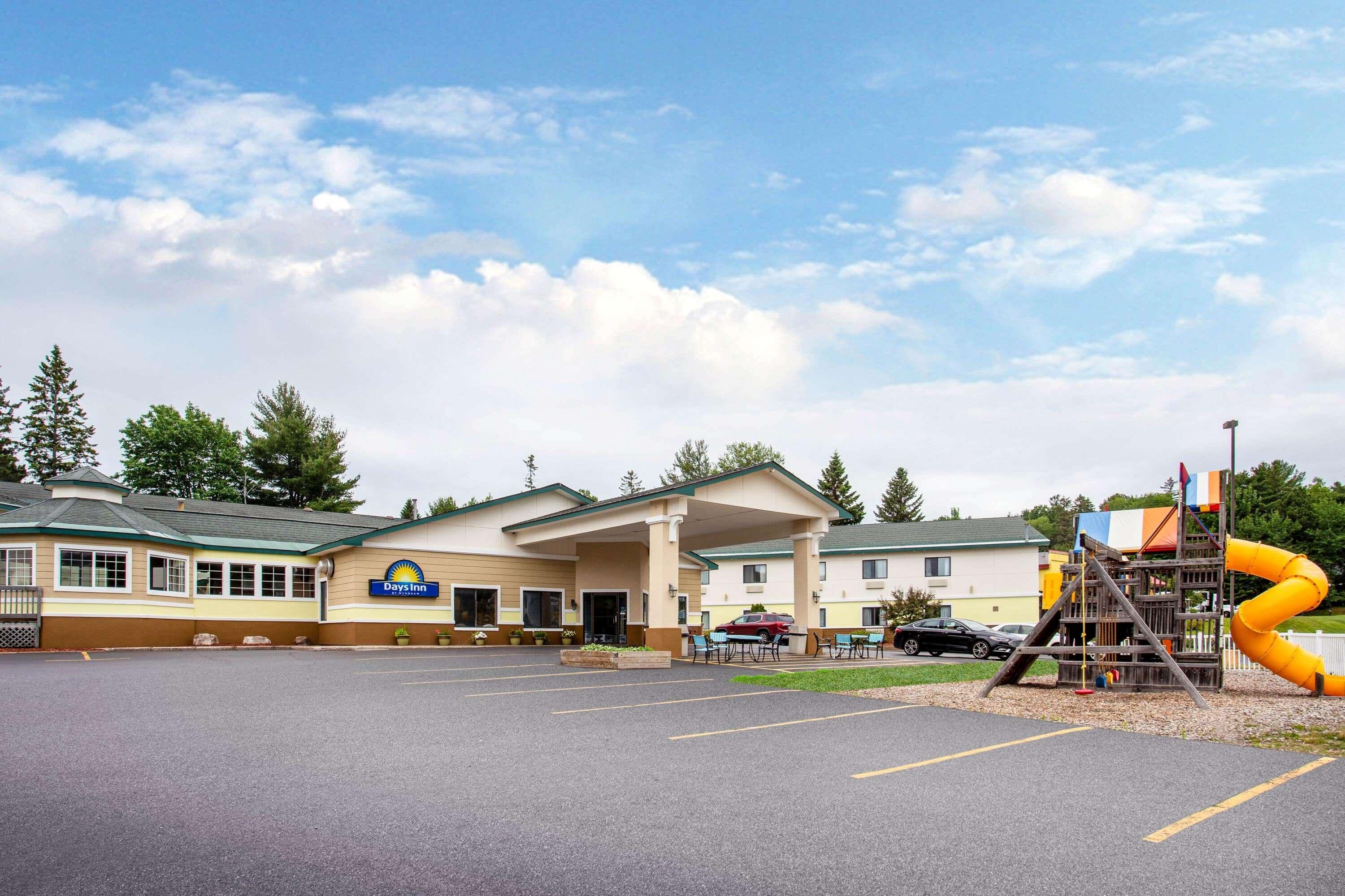 Days Inn By Wyndham Marquette Exterior foto